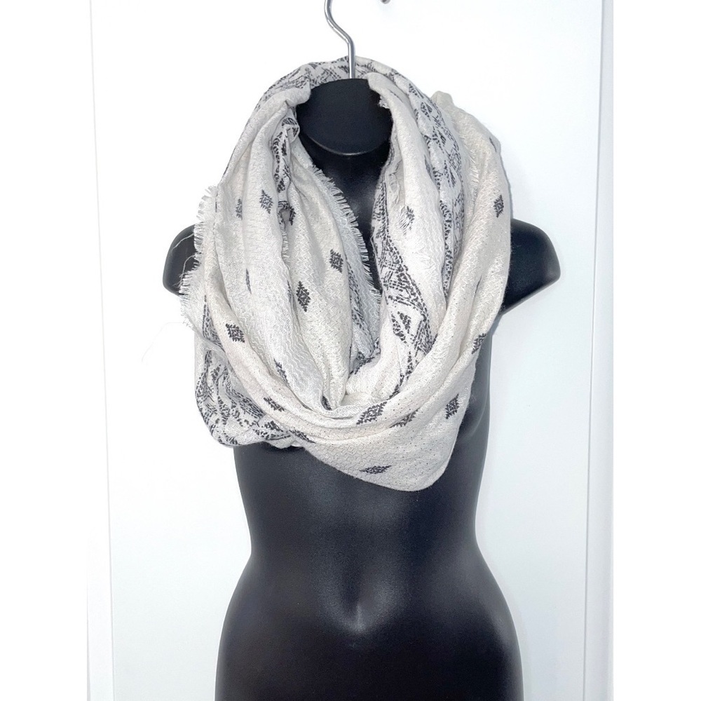 Fashion scarf - Picture 1 of 1